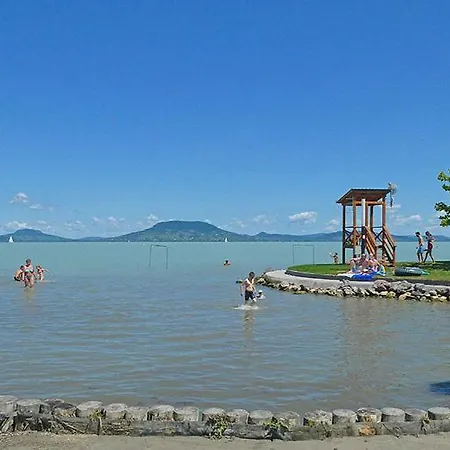 Ifjusagi Szallo Balatonfenyves