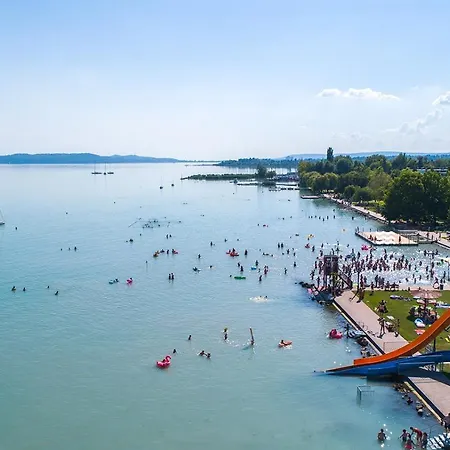 Ifjusagi Szallo